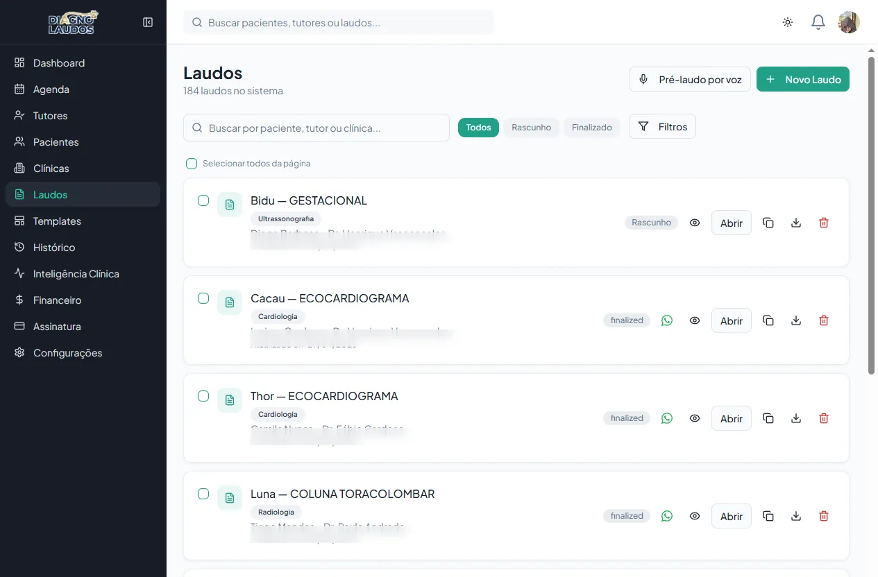 Tela de laudos do DiagnoLaudos: lista com status de rascunho e finalizado, busca por paciente, tutor ou clínica, e ações de abrir, copiar, baixar e enviar por WhatsApp